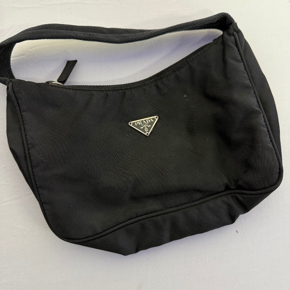 Re-Edition 2000 handbag Very good condition Black, Synthetic